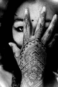 HENNA ARTIST